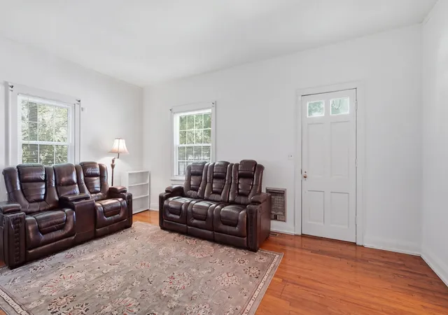 Photo 3 of Single family home for sale at 1655 Murfreesboro Hwy, Manchester, TN 37355 | MLS# 3619915 | Listing updated on 2026-10-31