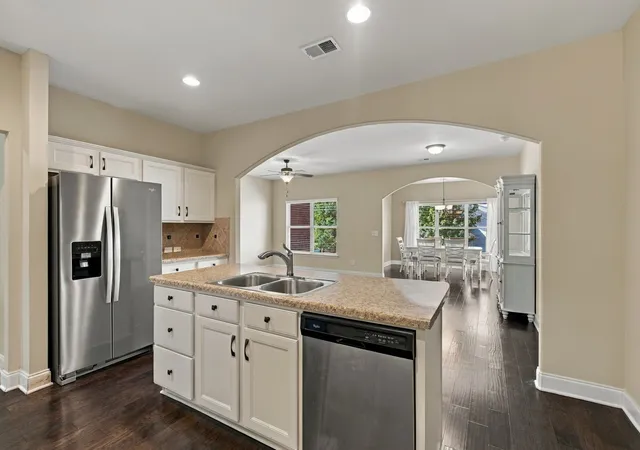Photo 4 of Single family home for sale at 427 Stonegate Dr, Lebanon, TN 37090 | MLS# 3619147 | Listing updated on 2026-10-11