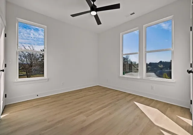 Photo 3 of Single family home for sale at 1001 Hodley Ave, Chattanooga, TN 37410 | MLS# 3619151 | Listing updated on 2026-10-11