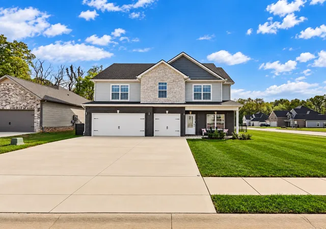 Photo 3 of Single family home for sale at 1093 Mourning Cloak Dr, Clarksville, TN 37043 | MLS# 3622965 | Listing updated on 2026-10-25