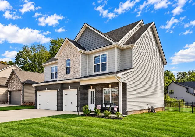 Photo 4 of Single family home for sale at 1093 Mourning Cloak Dr, Clarksville, TN 37043 | MLS# 3622965 | Listing updated on 2026-10-25