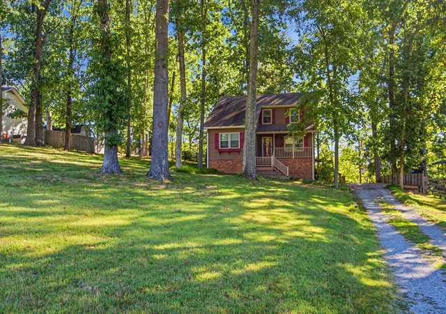 Photo 2 of Single family home for sale at 822 Hillside Dr, Springfield, TN 37172 | MLS# 3619235 | Listing updated on 2026-10-12