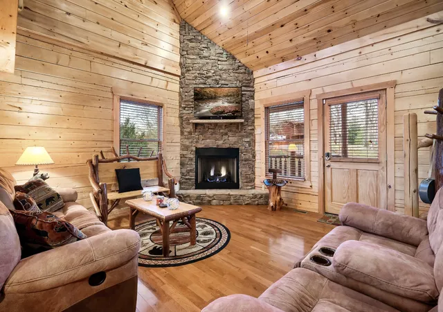 Photo 2 of Single family home for sale at 318 Alpine Mountain Way, Pigeon Forge, TN 37863 | MLS# 3621834 | Listing updated on 2026-10-28