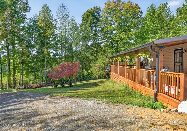 Photo 3 of Single family home for sale at 2882 Brewer Rd, Crossville, TN 38572 | MLS# 3619163 | Listing updated on 2026-10-11