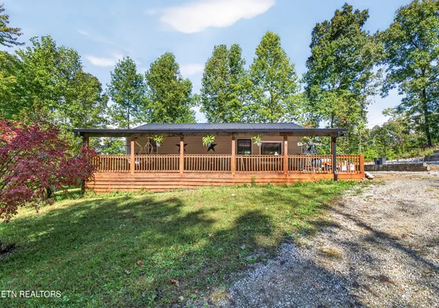 Photo 3 of Single family home for sale at 2882 Brewer Rd, Crossville, TN 38572 | MLS# 3619163 | Listing updated on 2026-10-11