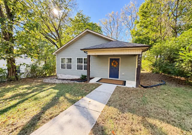 Photo 1 of Single family home for sale at 1008 Swift Dr, Clarksville, TN 37040 | MLS# 3622750 | Listing updated on 2026-10-27