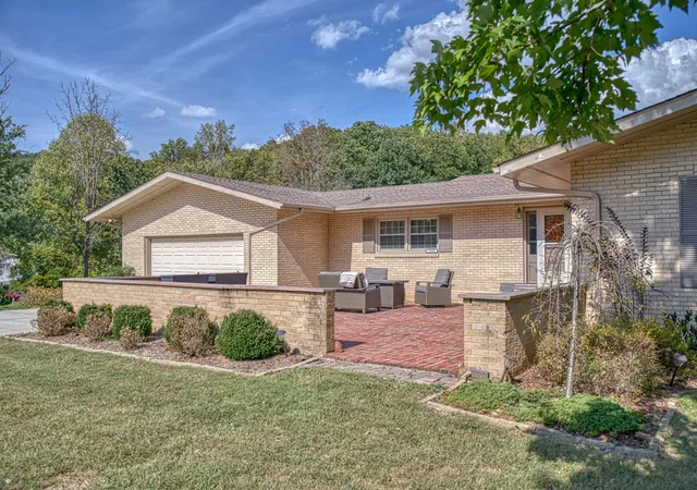 Photo 2 of Single family home for sale at 1418 Pilot Dr, Cookeville, TN 38506 | MLS# 3619211 | Listing updated on 2026-10-11