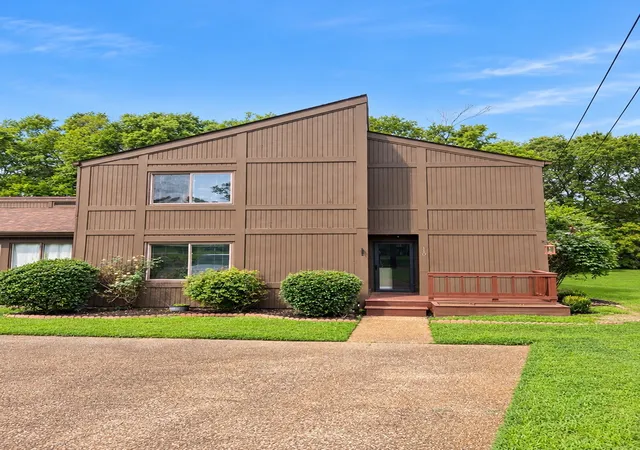 Photo 1 of Single family home for sale at 110 Doral Ct, Nashville, TN 37221 | MLS# 3619221 | Listing updated on 2026-10-11