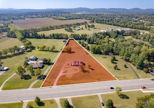 Photo 1 of Sale Pending at 4763 Veterans Pkwy, Murfreesboro, TN 37128 | MLS# 3619245 | Listing updated on 2026-10-27