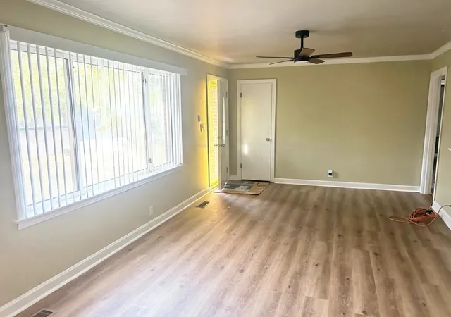 Photo 1 of Single family home for sale at 1060 Forrest Dr, Clarksville, TN 37040 | MLS# 3620011 | Listing updated on 2026-10-15