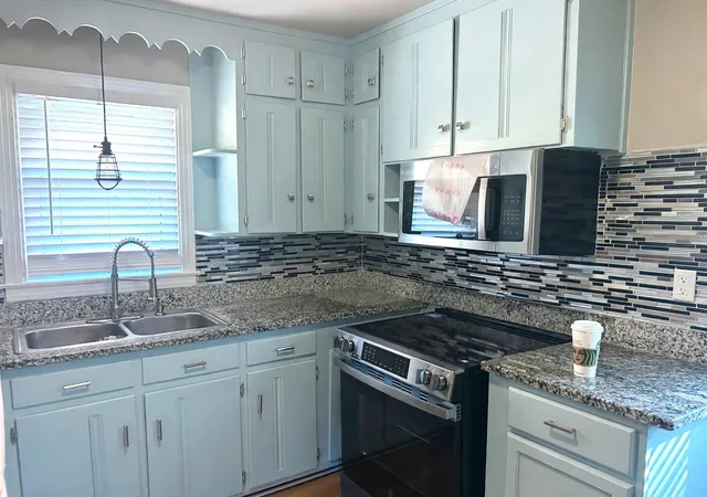 Photo 4 of Single family home for sale at 1060 Forrest Dr, Clarksville, TN 37040 | MLS# 3620011 | Listing updated on 2026-10-15