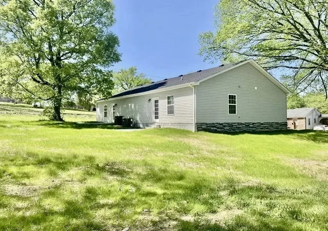 Photo 1 of Single family home for sale at 312 Clay Ave, Fayetteville, TN 37334 | MLS# 3627199 | Listing updated on 2026-10-28