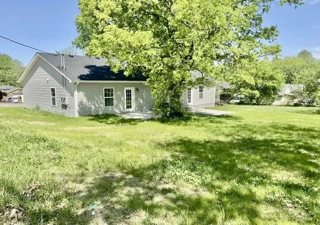 Photo 3 of Single family home for sale at 312 Clay Ave, Fayetteville, TN 37334 | MLS# 3627199 | Listing updated on 2026-10-28