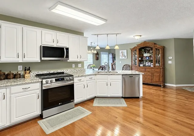 Photo 1 of Single family home for sale at 1217 Fieldcrest Ln, Clarksville, TN 37043 | MLS# 3619707 | Listing updated on 2026-10-29