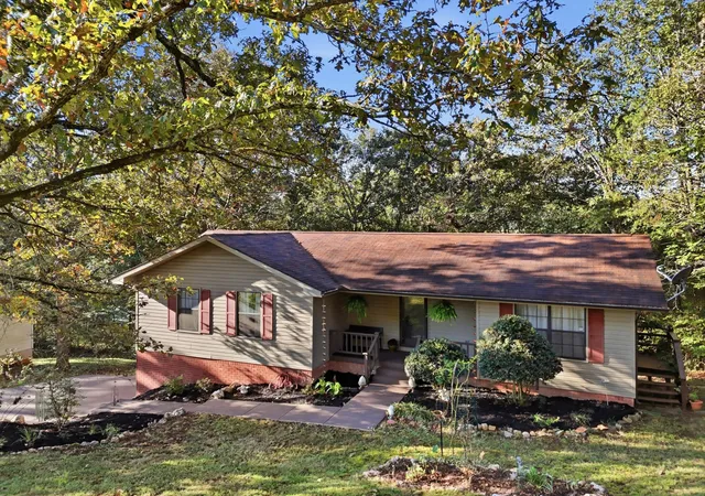 Photo 1 of Single family home for sale at 714 Nickajack Cir, Jasper, TN 37347 | MLS# 3619286 | Listing updated on 2026-10-12
