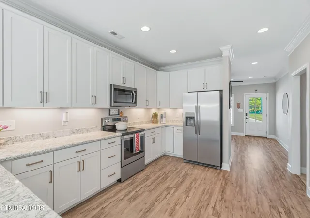 Photo 2 of Single family home for sale at 6713 Padgett Hl Ln, Knoxville, TN 37931 | MLS# 3619289 | Listing updated on 2026-10-16