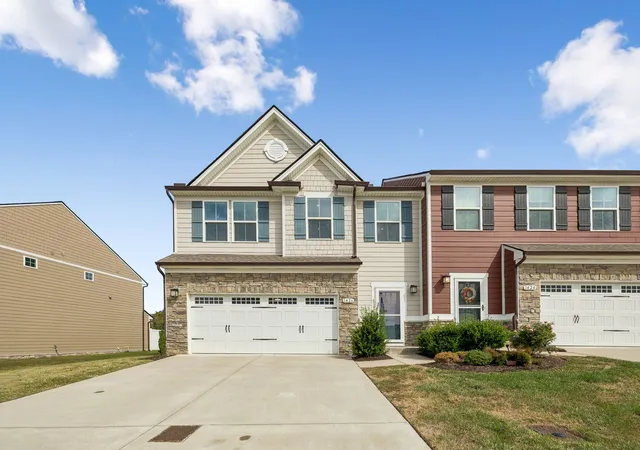Photo 2 of Townhouse for sale at 1426 Carderock Springs Dr, Gallatin, TN 37066 | MLS# 3619695 | Listing updated on 2026-10-15