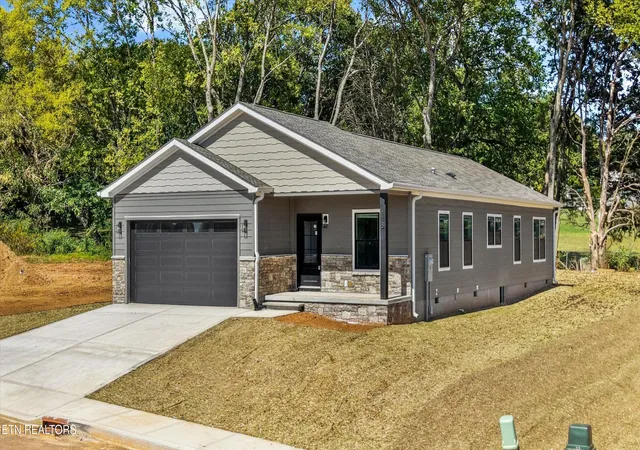Single family home for sale at 118 Federal Fry Cir, Vonore, TN 37885 | MLS# 3619315 | Listing updated on 2026-10-22
