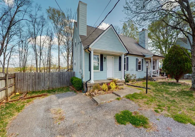 Photo 1 of Single family home for sale at 528 Debbie Dr, Hermitage, TN 37076 | MLS# 3619330 | Listing updated on 2026-10-30