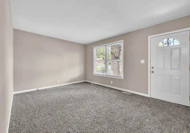 Photo 1 of Single family home for sale at 130 Darlene Dr, Clarksville, TN 37042 | MLS# 3622326 | Listing updated on 2026-10-29