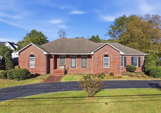 Photo 1 of Single family home for sale at 728 W Main St, Mc Minnville, TN 37110 | MLS# 3628359 | Listing updated on 2026-10-29