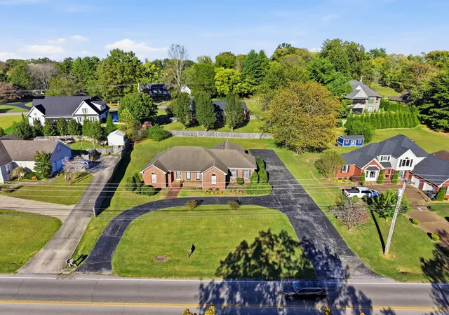 Photo 4 of Single family home for sale at 728 W Main St, Mc Minnville, TN 37110 | MLS# 3628359 | Listing updated on 2026-10-29