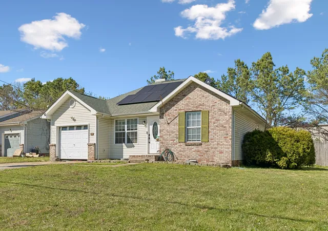 Photo 1 of Single family home for sale at 3843 Marla Cir, Clarksville, TN 37042 | MLS# 3619371 | Listing updated on 2026-10-18