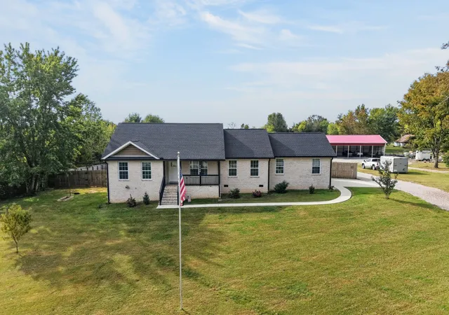 Photo 2 of Single family home for sale at 7740 Nashville Hwy, Baxter, TN 38544 | MLS# 3619575 | Listing updated on 2026-10-12