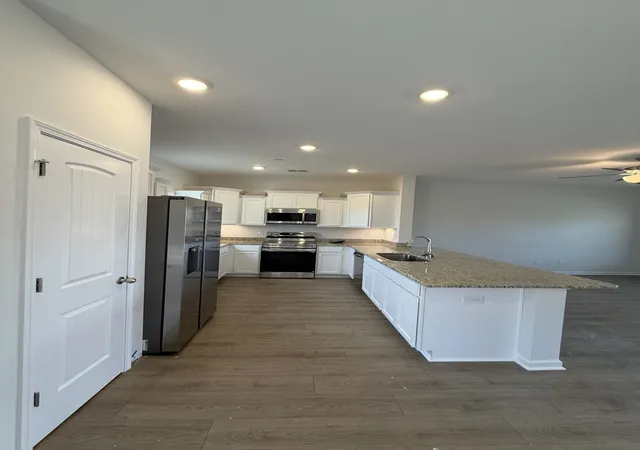Photo 4 of Single family home for sale at 1341 Amber Hills Dr, Ashland City, TN 37015 | MLS# 3620080 | Listing updated on 2026-10-13