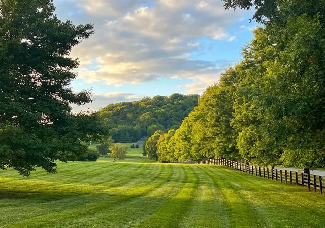 Photo 1 of Mansion for sale at 3215 Kinnard Springs Rd, Franklin, TN 37064 | MLS# 3620556 | Listing updated on 2026-10-14