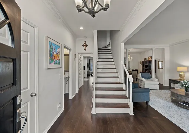 Listing Photo 1 - Condo for sale in building located at 4400 Belmont Park Ter, Nashville, TN 37215 - Unit #108
