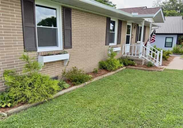 Photo 3 of Single family home for sale at 925 Old Mcminnville Rd, Woodbury, TN 37190 | MLS# 3619701 | Listing updated on 2026-10-13