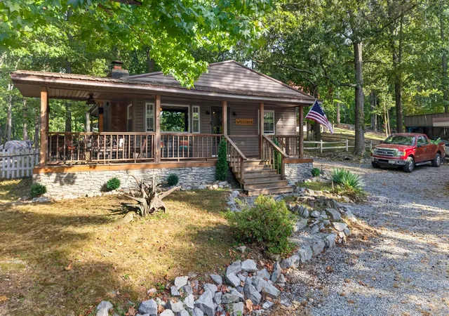 Photo 2 of Single family home for sale at 118 Ferrell Cir, Cadiz, KY 42211 | MLS# 3619547 | Listing updated on 2026-10-12