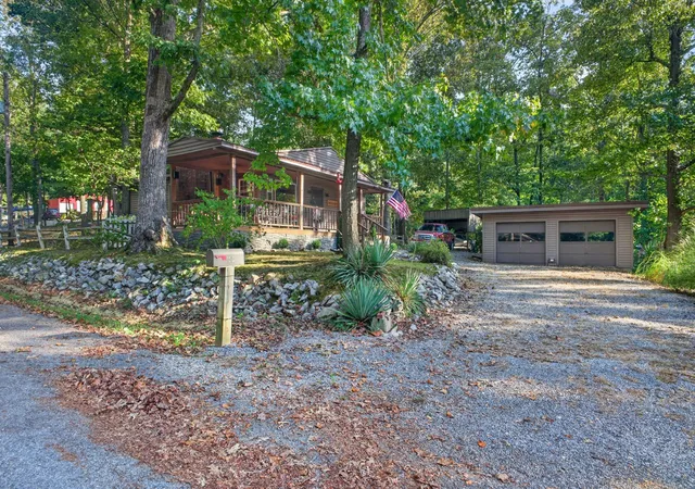 Photo 3 of Single family home for sale at 118 Ferrell Cir, Cadiz, KY 42211 | MLS# 3619547 | Listing updated on 2026-10-12