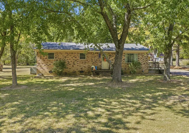 Photo 1 of Sale Pending at 155 Haley St, Huntingdon, TN 38344 | MLS# 3619594 | Listing updated on 2026-10-23