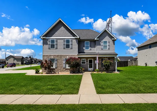 Photo 2 of Sale Pending at 101 Kildeer Dr, Clarksville, TN 37040 | MLS# 3620163 | Listing updated on 2026-10-19