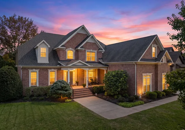 Photo 2 of Single family home for sale at 3336 Clovercroft Dr, Murfreesboro, TN 37130 | MLS# 3619623 | Listing updated on 2026-10-15