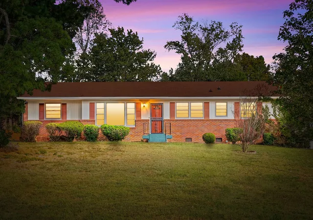 Photo 1 of Single family home for sale at 407 W Coy Cir, Clarksville, TN 37043 | MLS# 3621758 | Listing updated on 2026-10-16