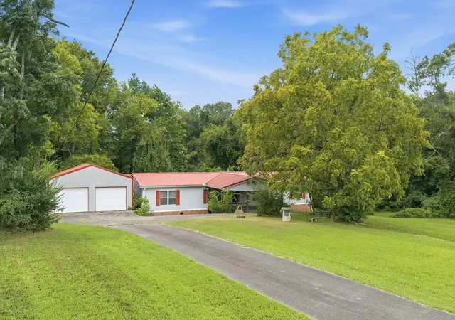 Photo 3 of Manufactured home for sale at 293 Highway 114 S, Scotts Hill, TN 38374 | MLS# 3619499 | Listing updated on 2026-10-13