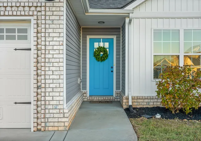 Photo 3 of Single family home for sale at 1081 Dublin Dr, Clarksville, TN 37042 | MLS# 3623014 | Listing updated on 2026-10-29
