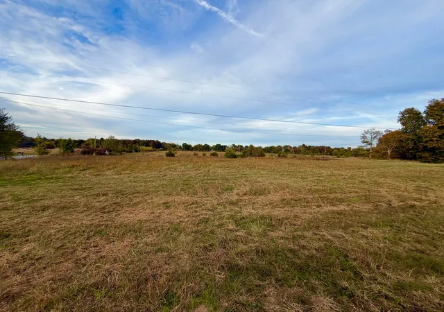 Photo 1 of Single family home for sale at 543 Whitaker Rd, Shelbyville, TN 37160 | MLS# 3629558 | Listing updated on 2026-10-30