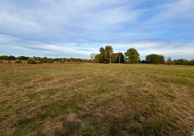 Photo 2 of Single family home for sale at 543 Whitaker Rd, Shelbyville, TN 37160 | MLS# 3629558 | Listing updated on 2026-10-30