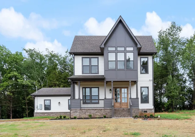 Photo 1 of Single family home for sale at 2731 Cave Springs Rd, Springfield, TN 37172 | MLS# 3619595 | Listing updated on 2026-10-24
