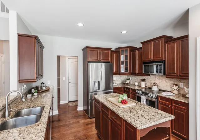 Photo 4 of Single family home for sale at 2054 Katherine Dr, Goodlettsville, TN 37072 | MLS# 3623671 | Listing updated on 2026-10-21