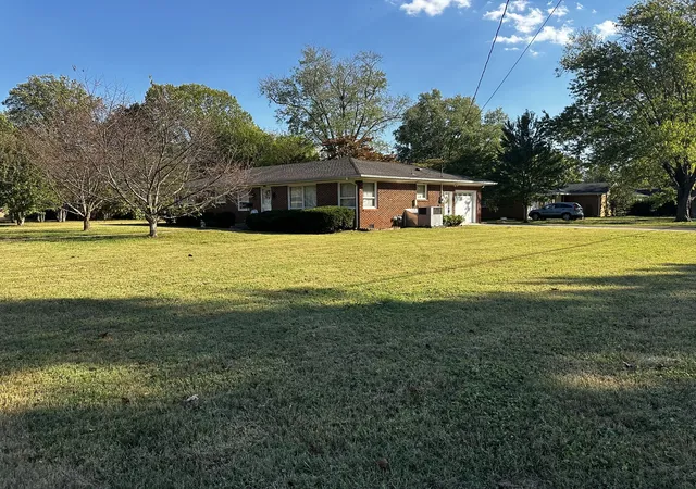 Photo 3 of Single family home for sale at 1015 Greenhill St, Murfreesboro, TN 37129 | MLS# 3620059 | Listing updated on 2026-10-13