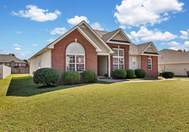 Photo 2 of Single family home for sale at 685 Superior Ln, Clarksville, TN 37043 | MLS# 3619646 | Listing updated on 2026-10-29