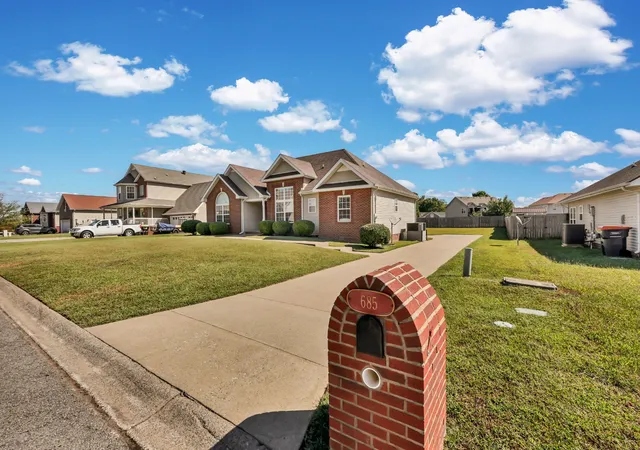 Photo 4 of Single family home for sale at 685 Superior Ln, Clarksville, TN 37043 | MLS# 3619646 | Listing updated on 2026-10-29