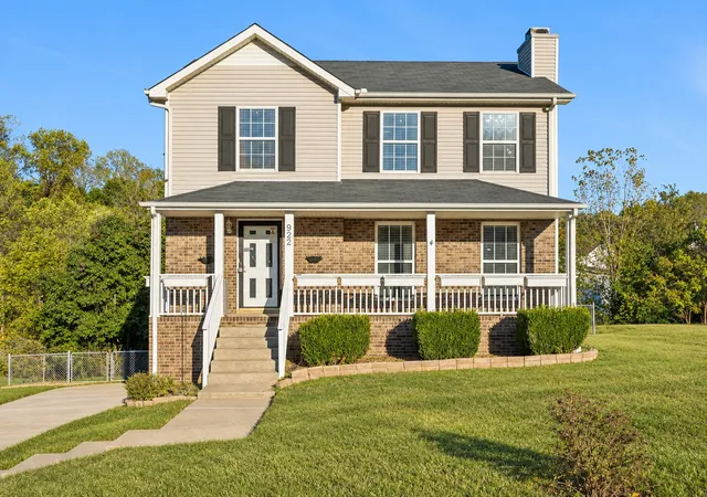 Photo 1 of Single family home for sale at 922 Roedeer Dr, Clarksville, TN 37042 | MLS# 3620102 | Listing updated on 2026-10-17
