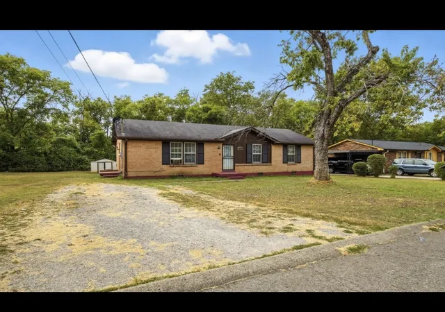 Photo 2 of Single family home for sale at 621 Baldwin Ct, Nashville, TN 37207 | MLS# 3619671 | Listing updated on 2026-10-23