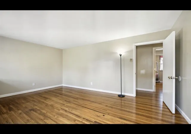 Photo 4 of Single family home for sale at 621 Baldwin Ct, Nashville, TN 37207 | MLS# 3619671 | Listing updated on 2026-10-23